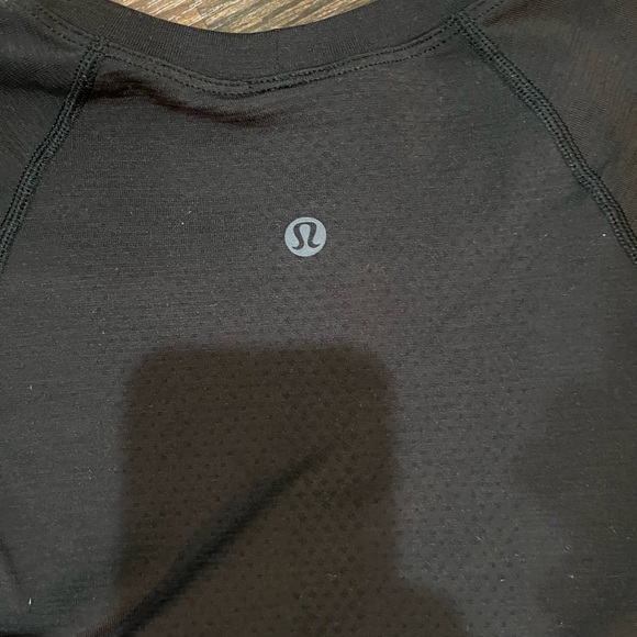 women’s lululemon black swiftly tee - Picture 4 of 7